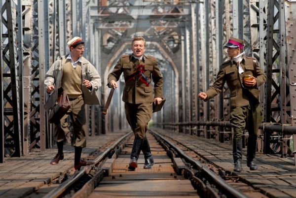 Utracona młodość – recenzja filmu „Jutro idziemy do kina”